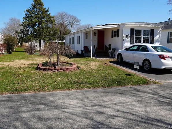 703-106 Fresh Pond Avenue, Calverton, NY 11792