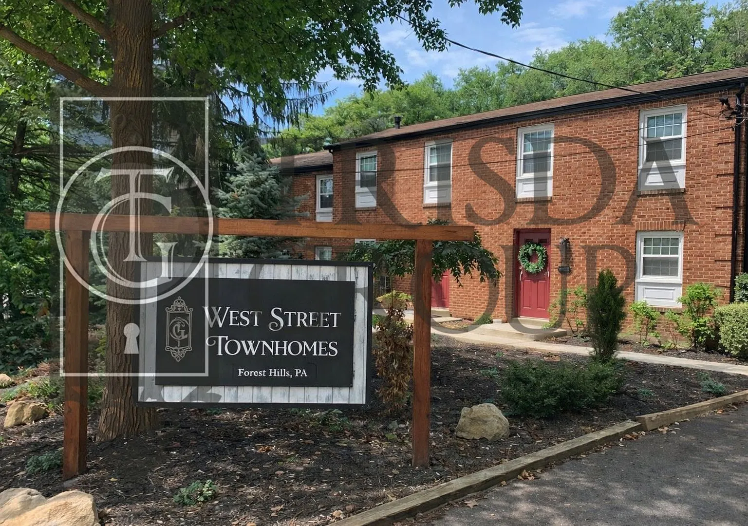 Move In Ready 2br/1.5 Ba Brick Townhome W/ Garage, Ac, Dog Park, Parking, Deck, Pets Welcome! — Photo 4