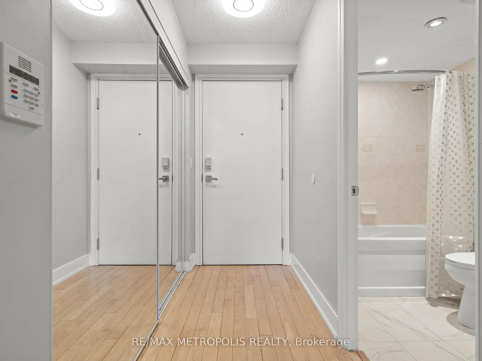 2 bed, $3,100 — Photo 3