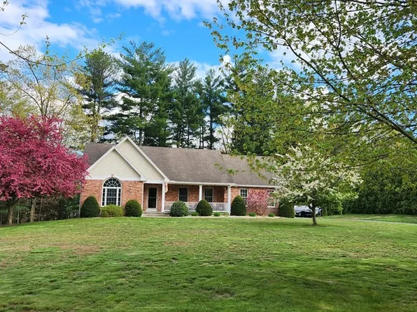 47 Lexington Cir, Southwick, MA 01077