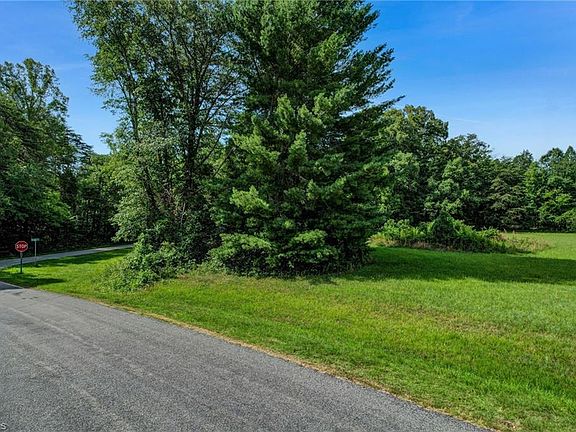 4th image of 3 Henry Rd