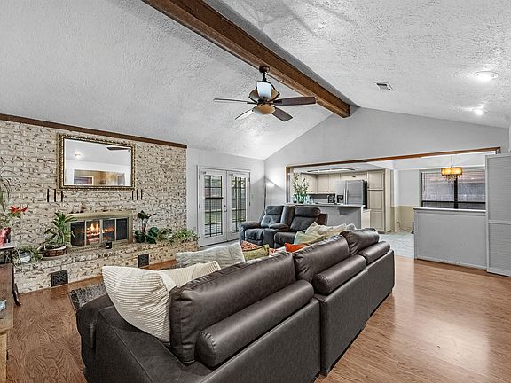 4th image of 1505 Blake Dr