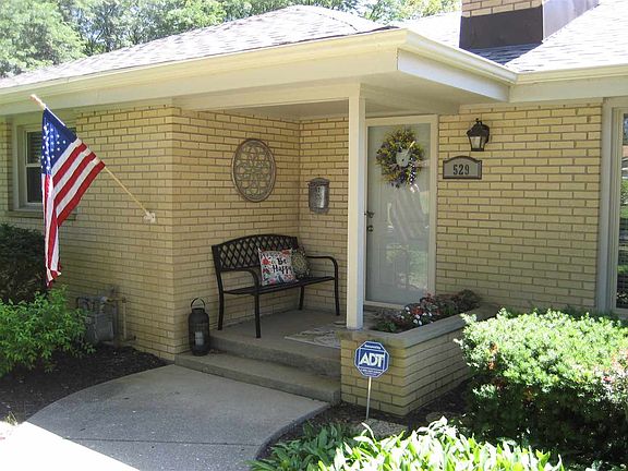 3rd image of 529 Laurel Dr