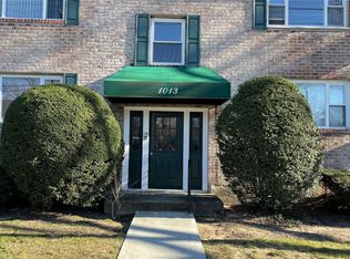 1013 Rottkamp St APT 3, Valley Stream, NY 11580