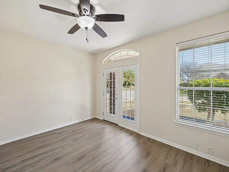 5193 Rolling Hills Dr — Photo 11