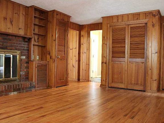 5th image of 301 Crestridge Dr
