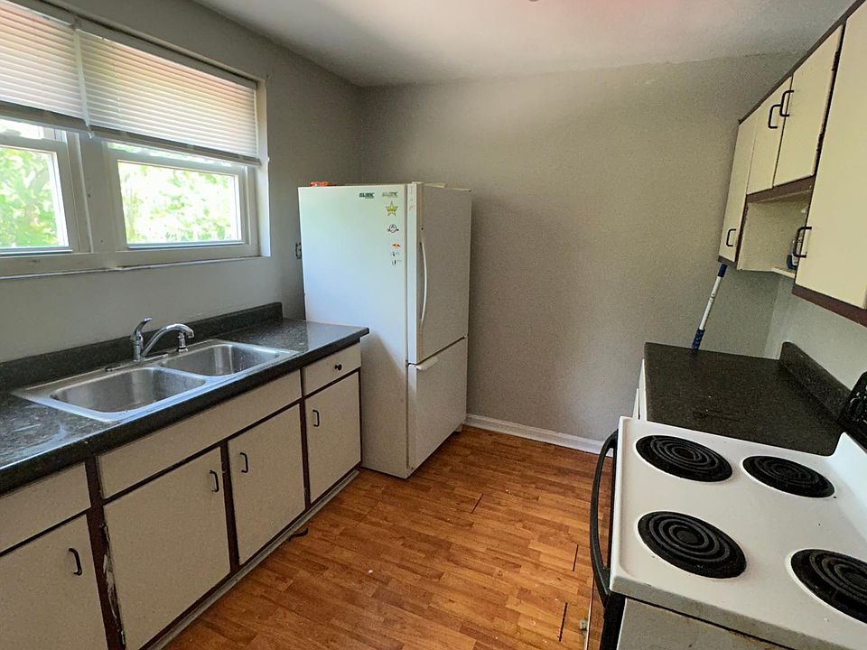1st image of 3623 Sunset Blvd #1