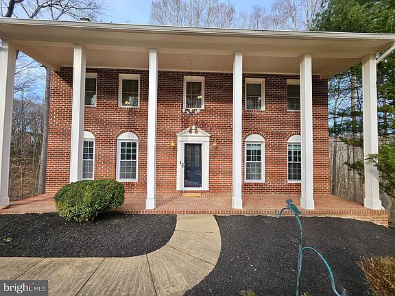 2nd image of 11451 Oakhurst Ln
