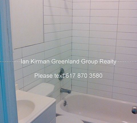 5th image of 211 Sumpter St #1L