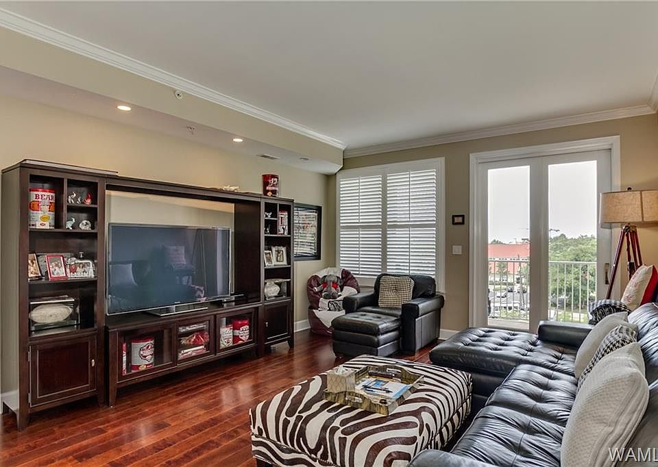 1st image of 1155 12th St Unit 404