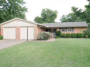 2215 Oakwood Ln, Abilene, TX 79605