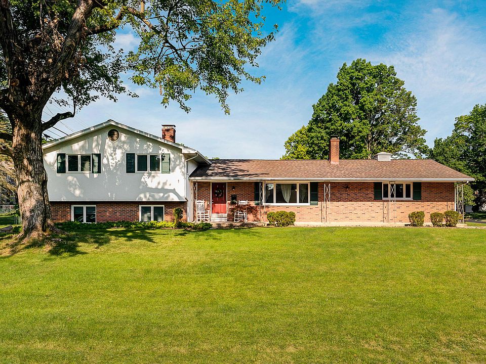 1st image of 3273 Chaucer Dr