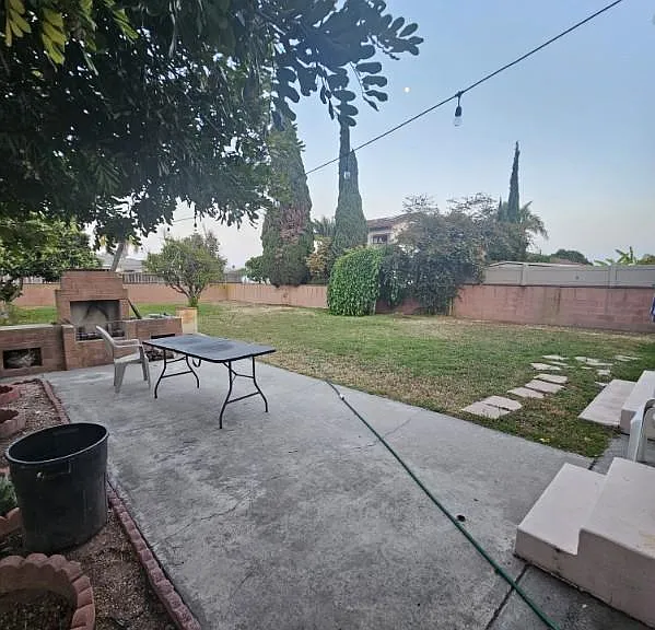 Seminole Dr — Photo 2