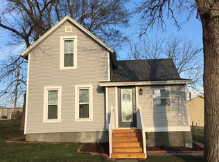 113 N 3rd St, Elmwood, NE 68349