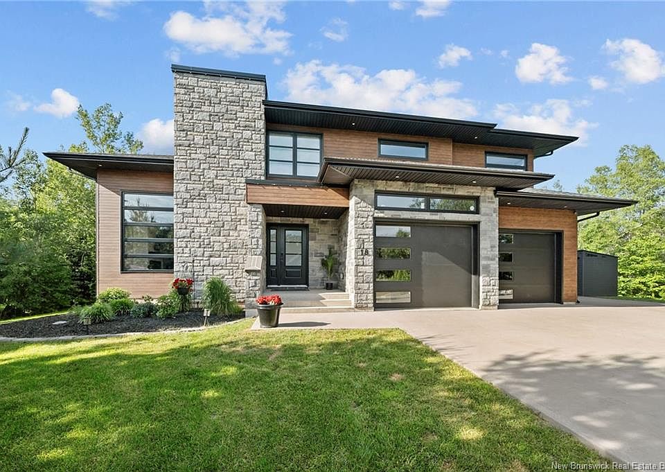 1st image of 18 London Ln