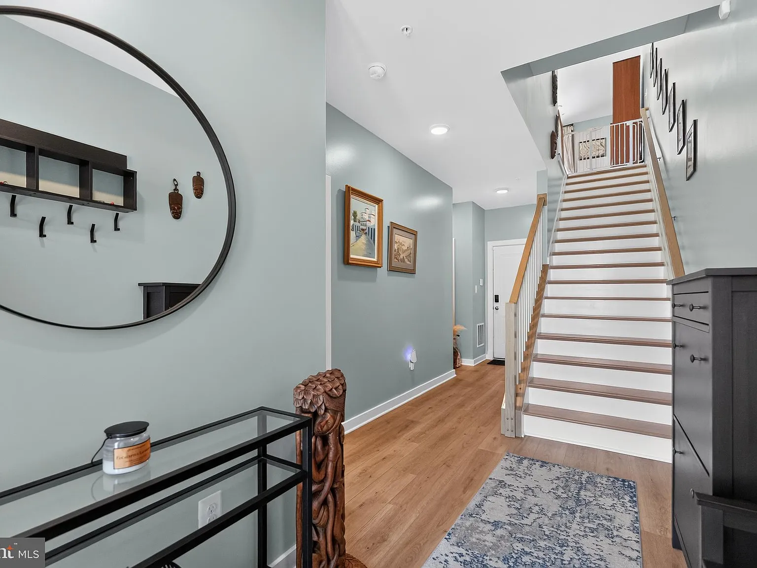 4 bed, 3.5 bath, 1920 sqft, $4,500 — Photo 3