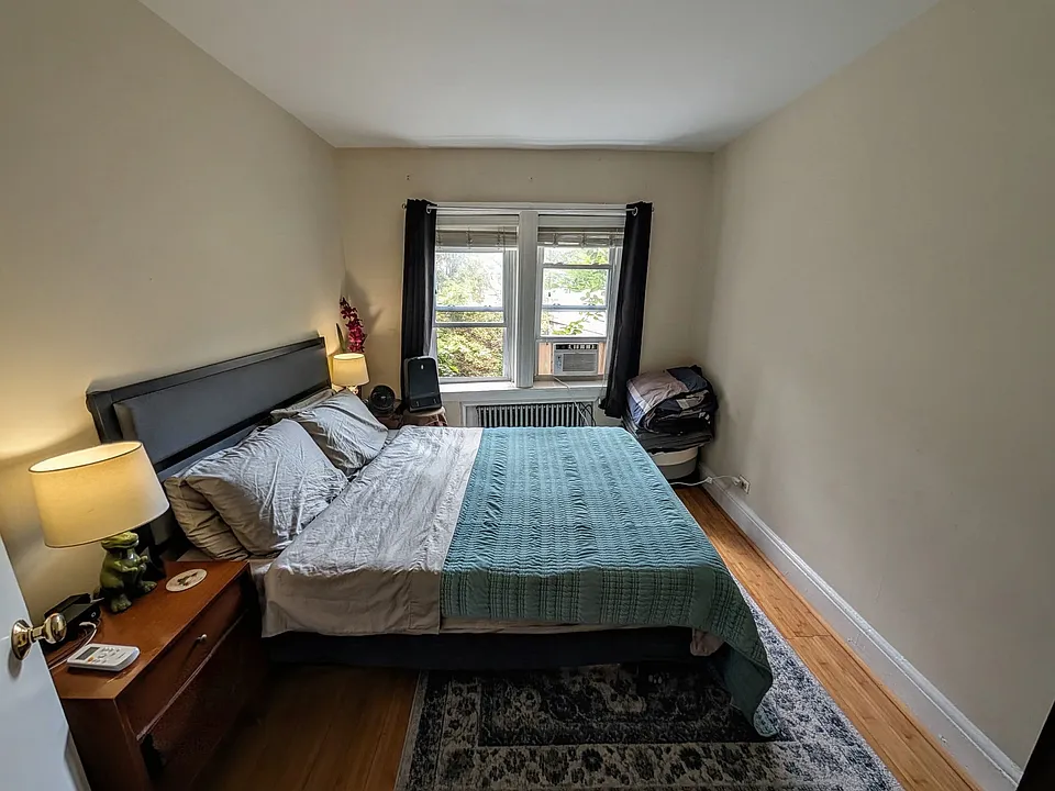 15 E Main St #1