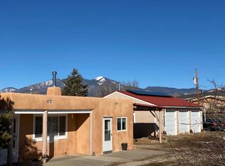 928 Calle Conquistador, Taos, NM 87571