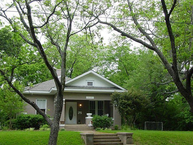 1st image of 513 Oak Ave