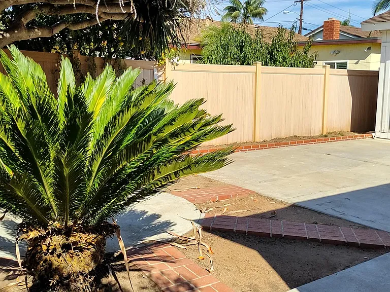8622 Somerset Ave — Photo 6