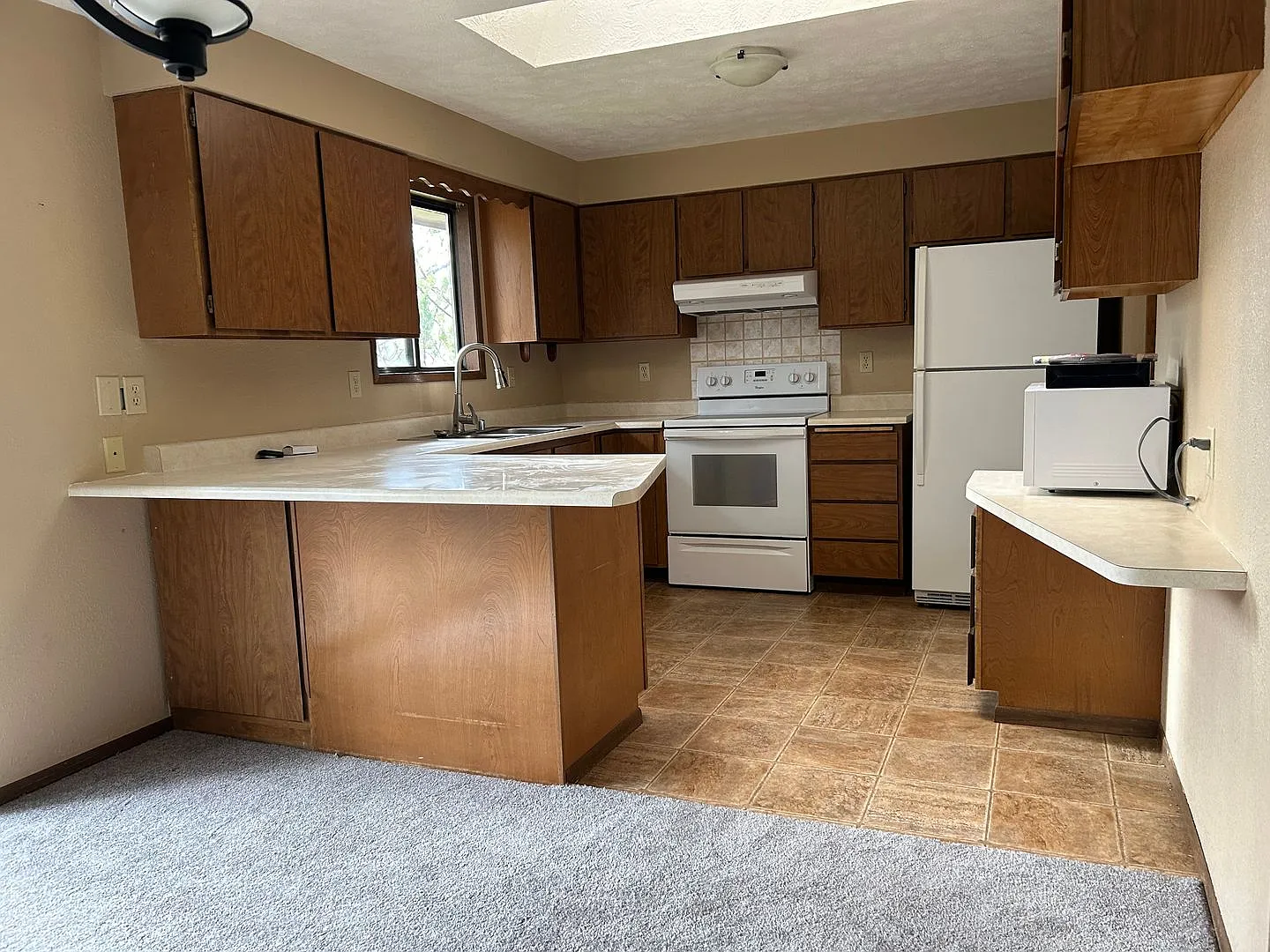 4-Bed 2- bath home Near Riverside State Park — Photo 3