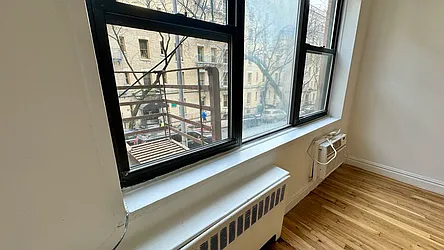 Rented by HOLTON REAL ESTATE INC.