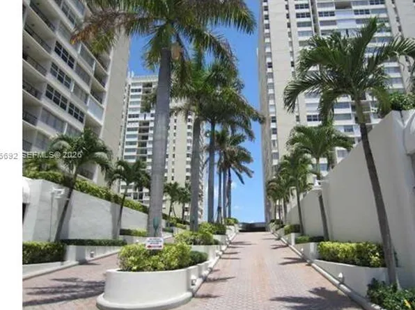 1880 S Ocean Dr APT 304, Hallandale, FL 33009