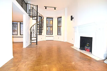 Rented by Manhattan Spaces