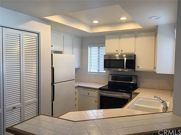 3rd image of 73 Greenmoor #42
