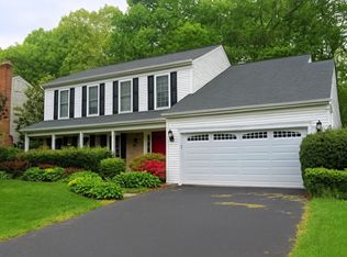 10824 Monticello Dr, Great Falls, VA 22066