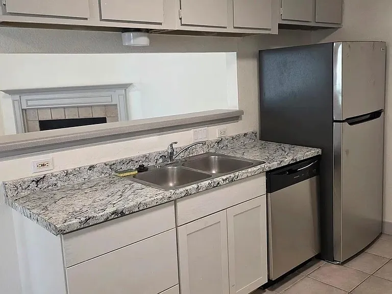 375 Fantail Loop #B — Photo 4