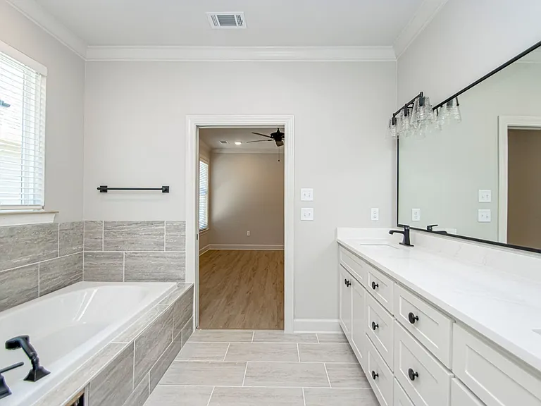 404 Gardens Ln — Photo 22