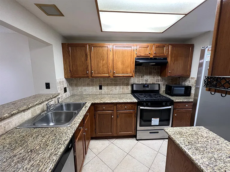 2910 Grants Lake Blvd #704 — Photo 3