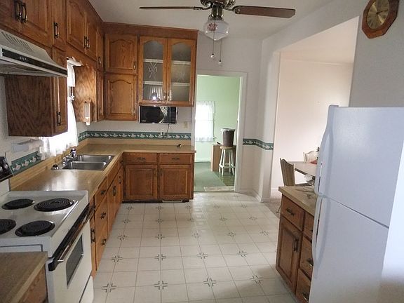 3rd image of 2805 15th St