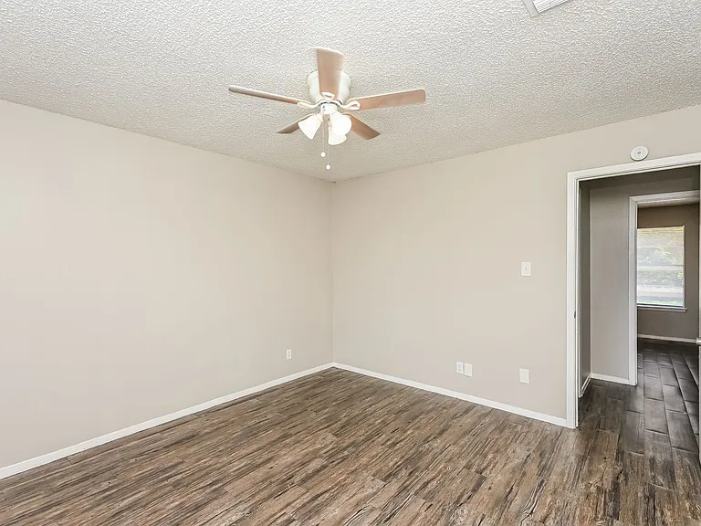 3801-3807 Coates Cir — Photo 13