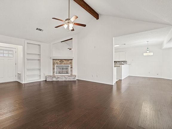 3rd image of 503 Dover Ln