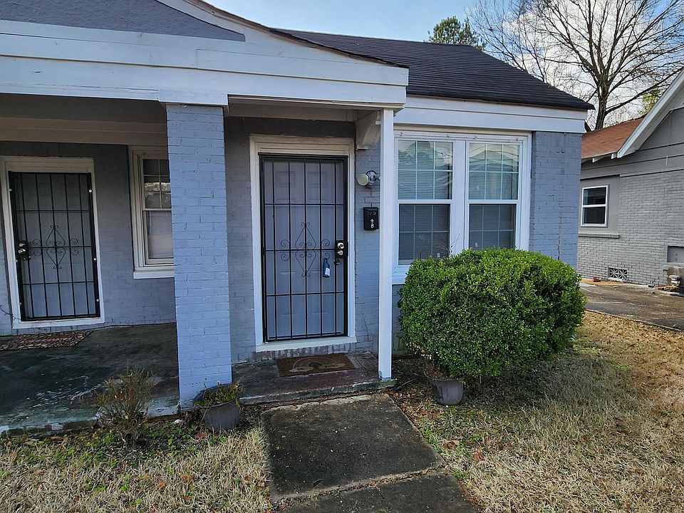 Front door of Unit B