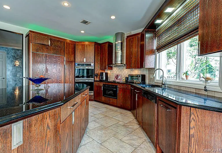 37 Crescent Cove Cir — Photo 10