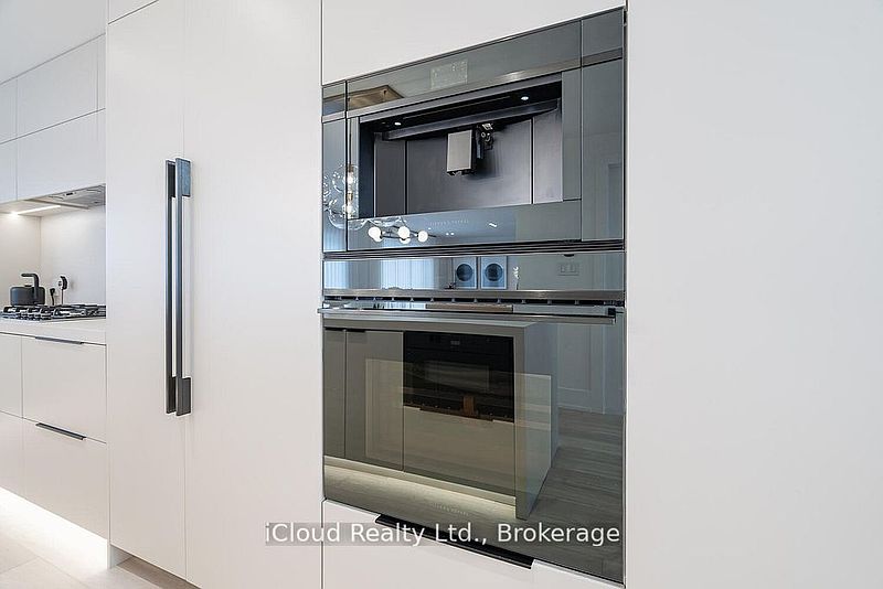 Burlington House for rent - 5 Bedrooms — photo 13