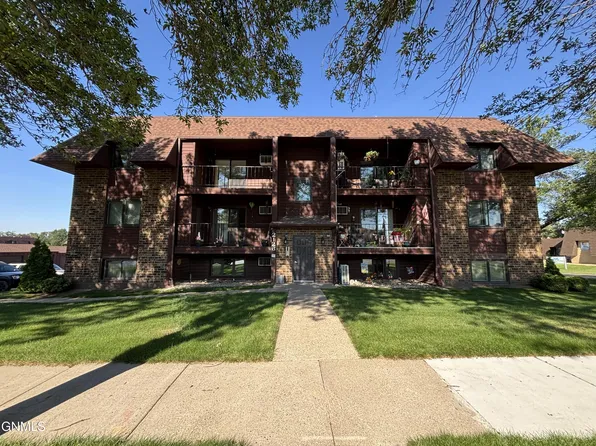 2126 N Kavaney Dr #N-10, Bismarck, ND 58501