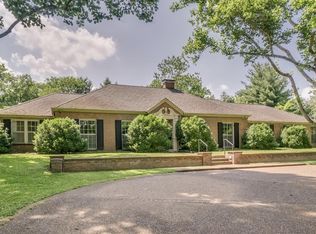 1219 Chickering Rd, Nashville, TN 37215