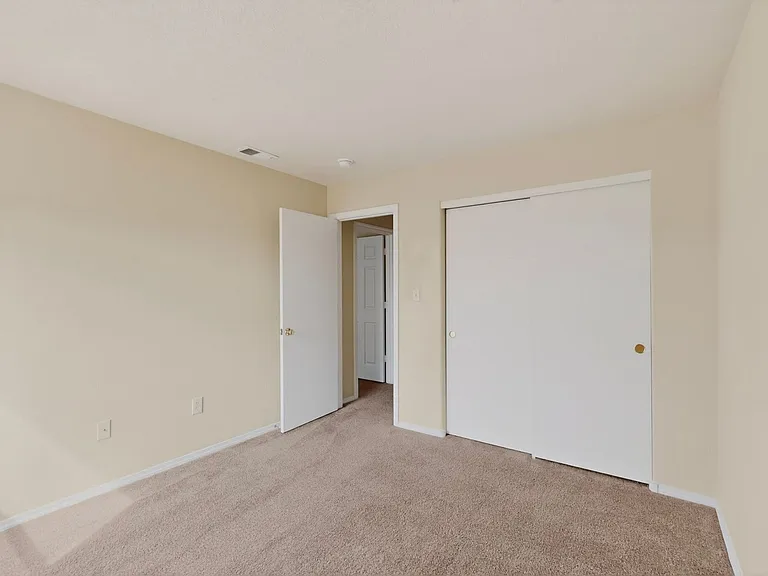 5841 Sandoval Dr NE — Photo 35