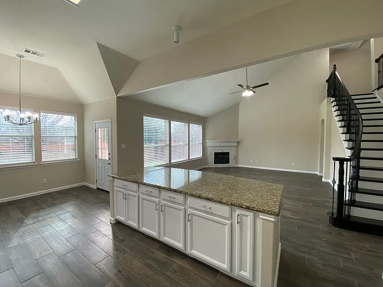 5668 Imperial Meadow Dr — Photo 8