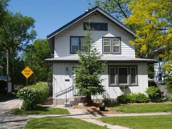 316 Churchill St photo 1