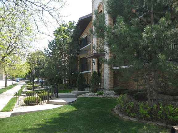 2nd image of 4113 W 93rd Pl APT 1A