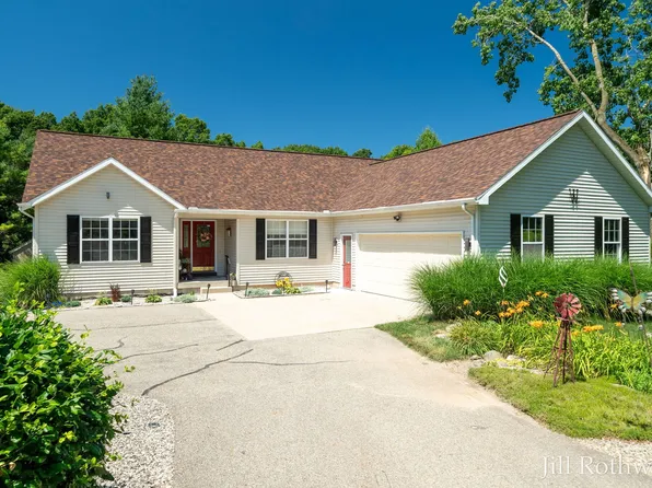 2385 Hidden Timbers Trl NE, Rockford, MI 49341