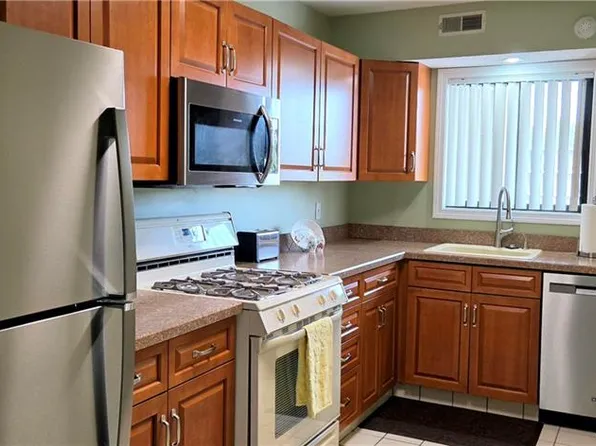650 E Greenwich Ave Building 308-7, West Warwick, RI 02893