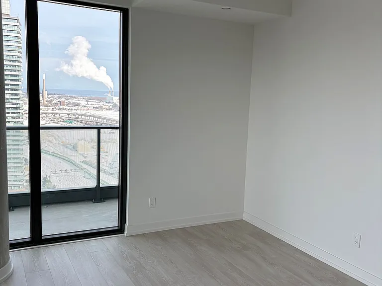 35 Parliament St E #2711 — Photo 6