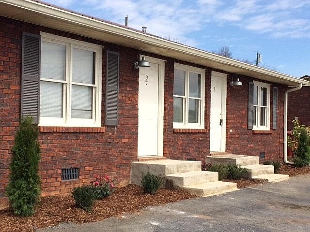 1st image of 406 Lee St APT 1