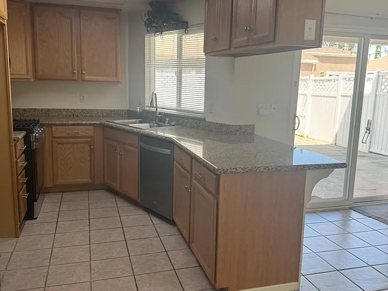 44526 La Paz Rd — Photo 2
